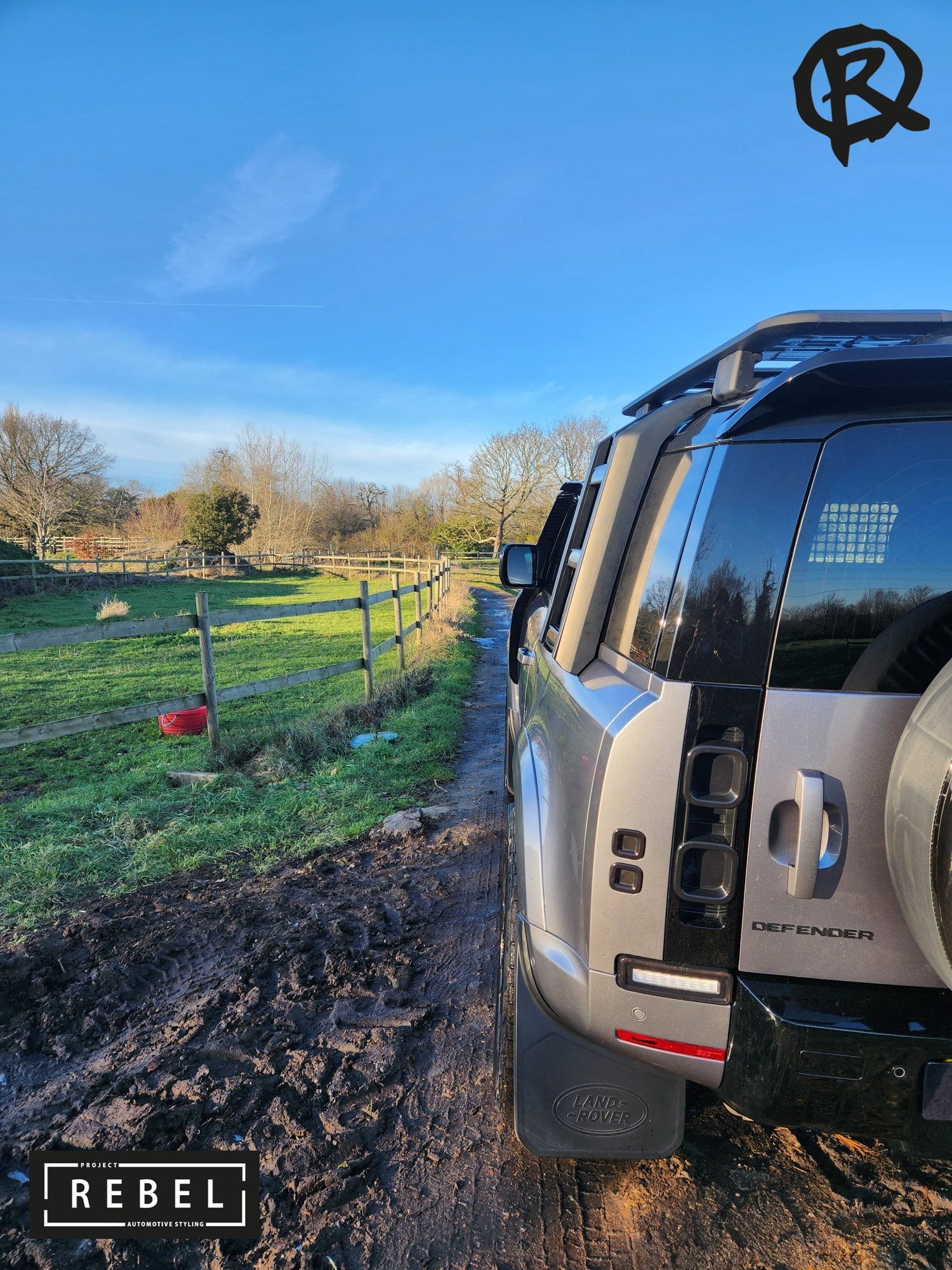 Defender L663 Rear Reverse Light - Black / Red