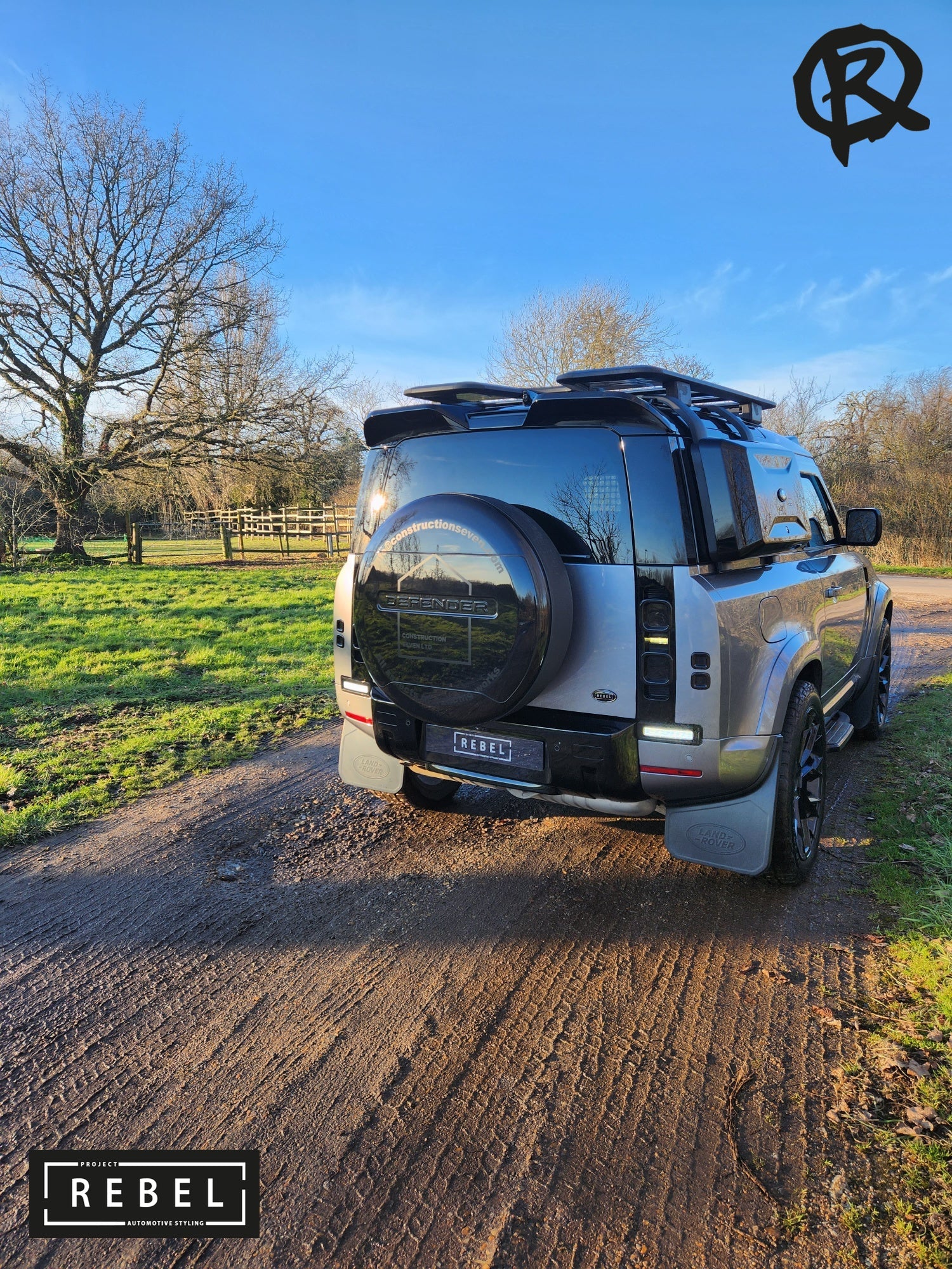 Defender L663 Rear Reverse Light - Black / Red