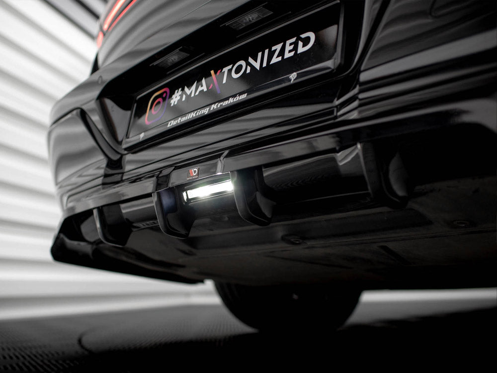 Central Rear Splitter (Vertical Bars) Bmw 7 M-Pack G70