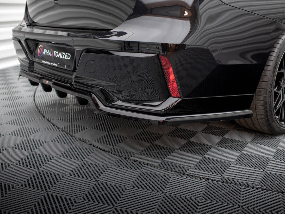 Central Rear Splitter (Vertical Bars) Bmw 7 M-Pack G70