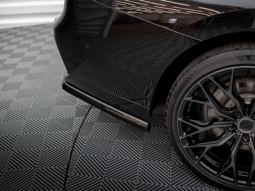 Central Rear Splitter (Vertical Bars) Bmw 7 M-Pack G70