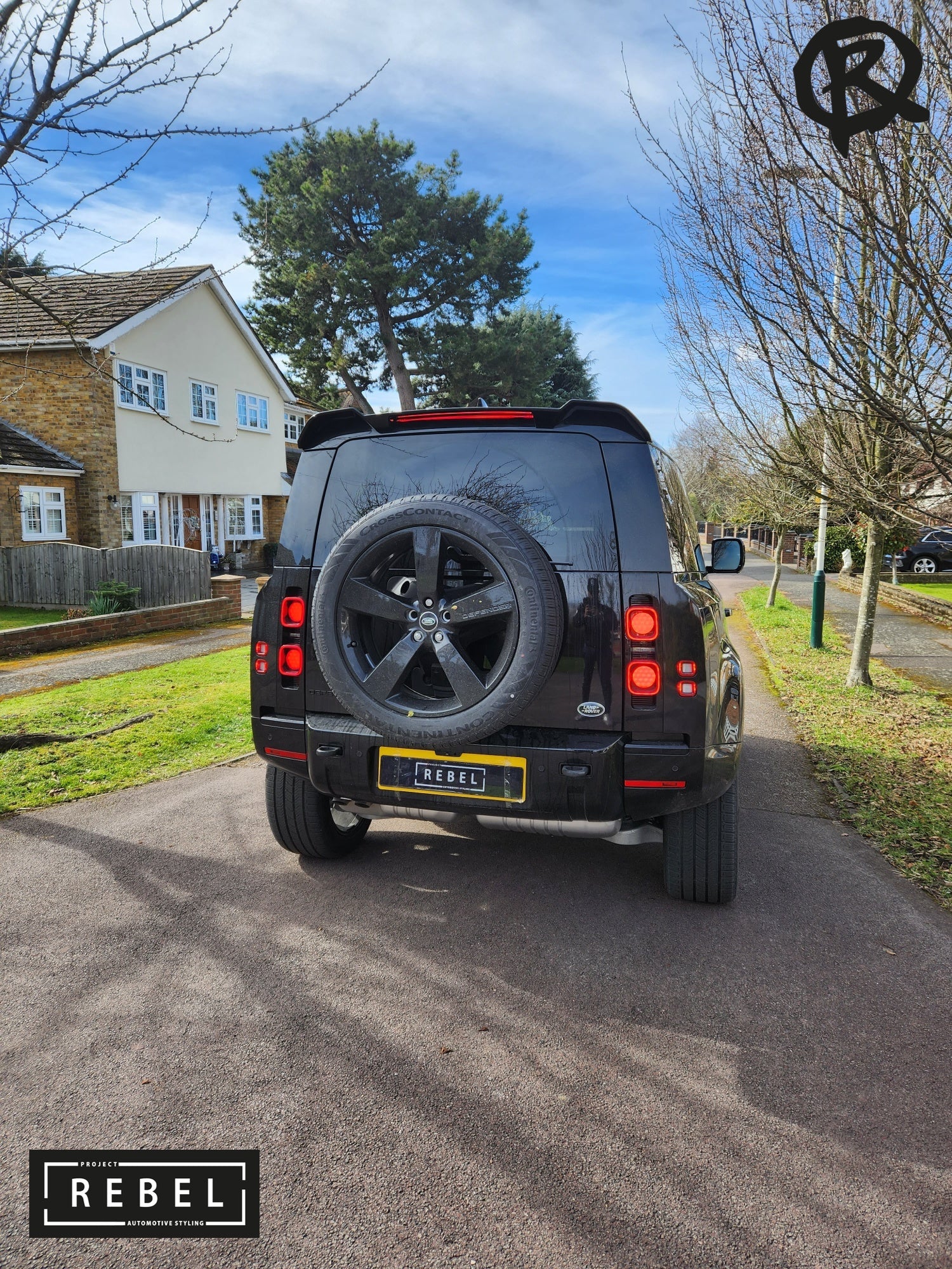 Defender L663 Gloss Black Rear Spoiler v1
