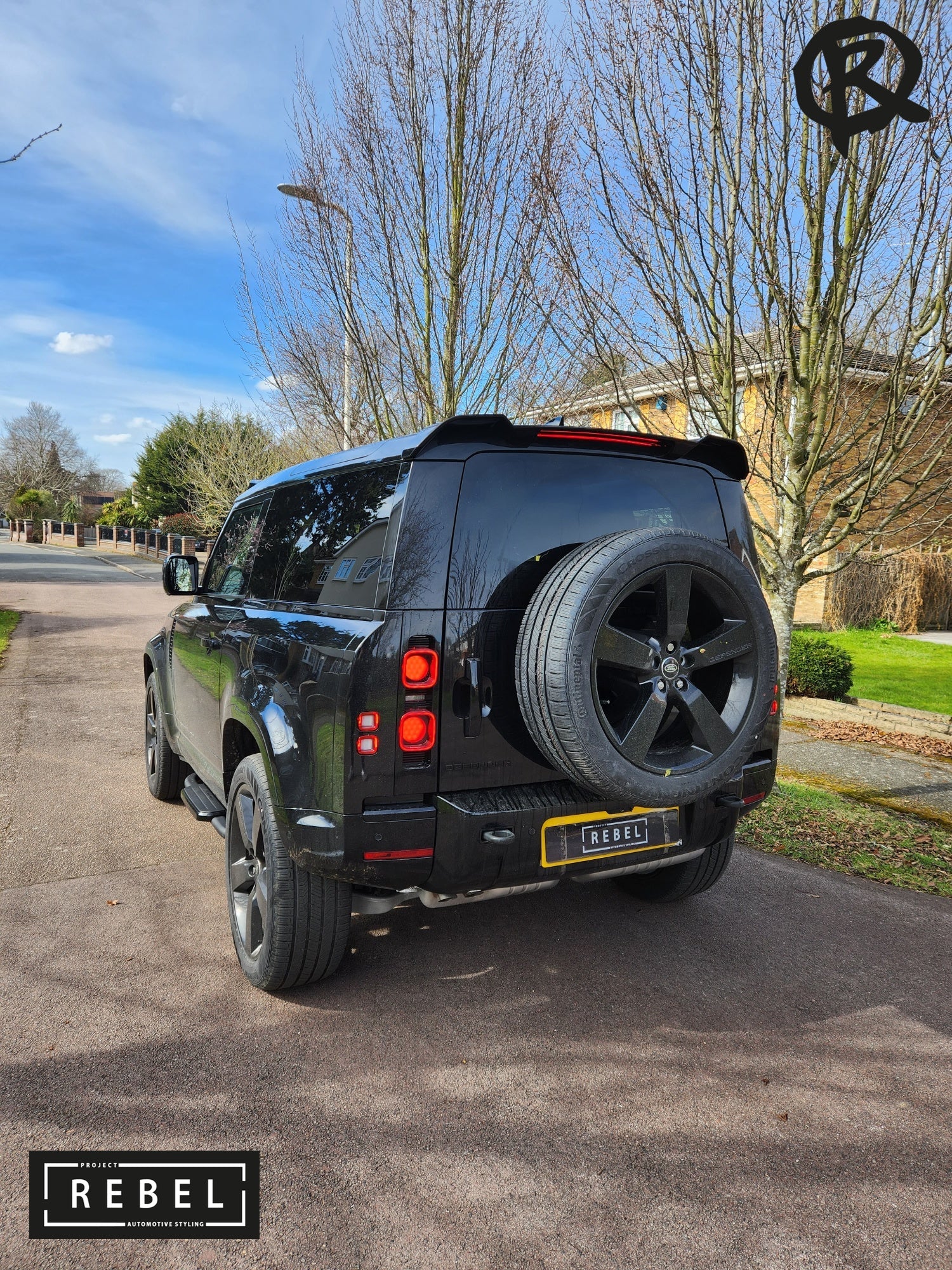Defender L663 Gloss Black Exterior Pack