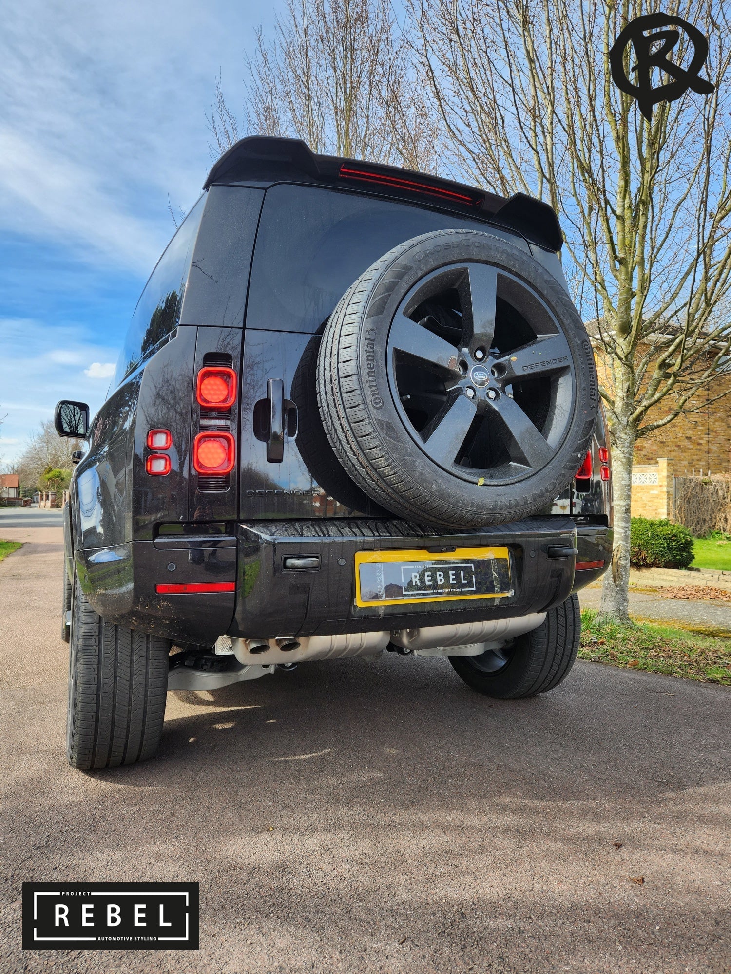 Defender L663 Gloss Black Rear Spoiler v1