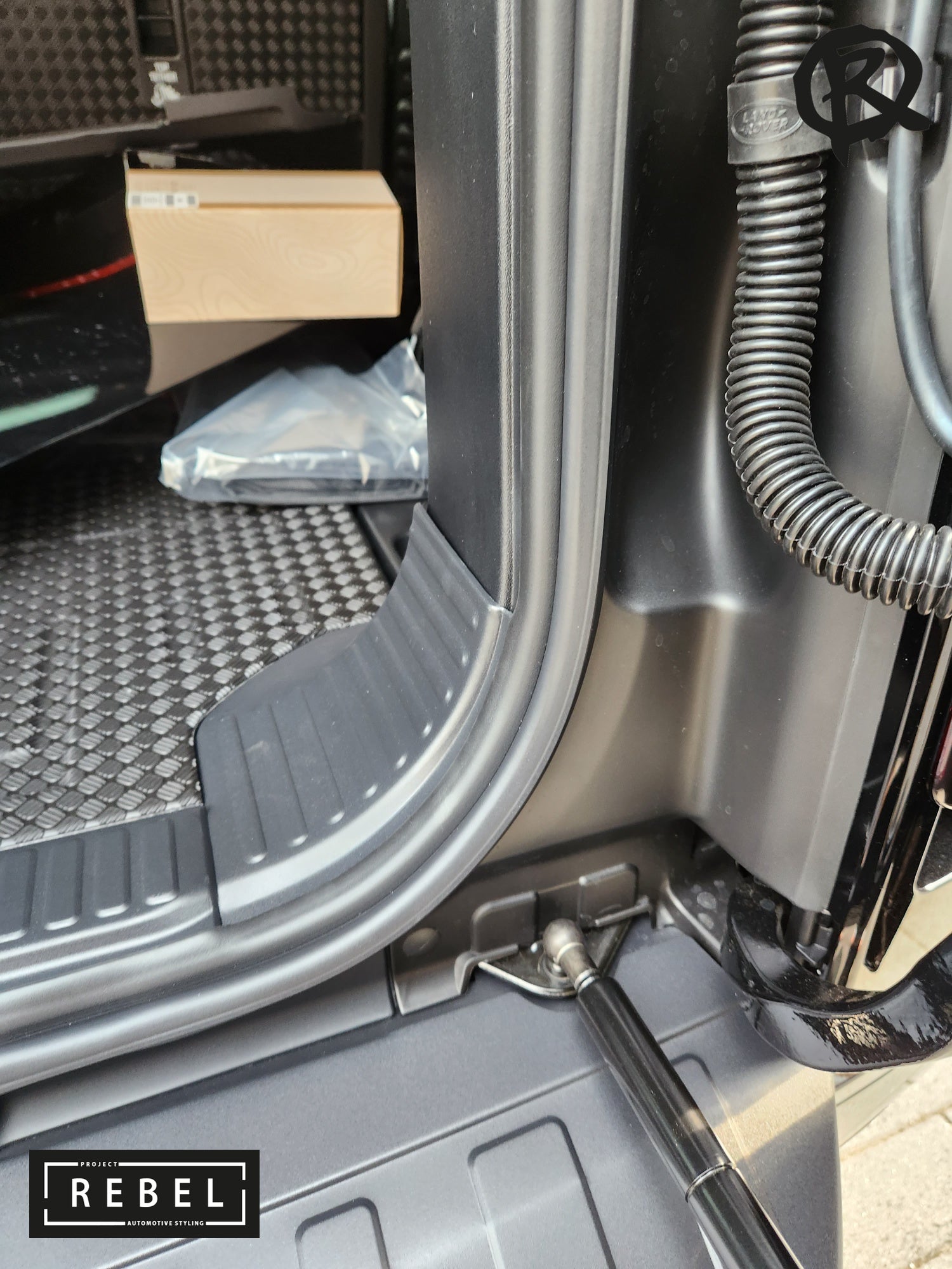 Defender L663 XL Bumper Protector - Black / Silver