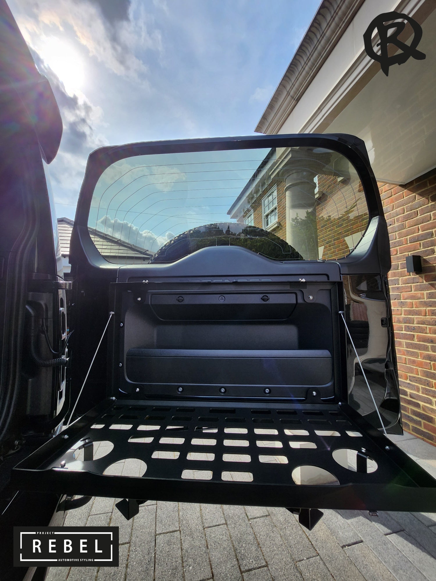 Defender Picnic table