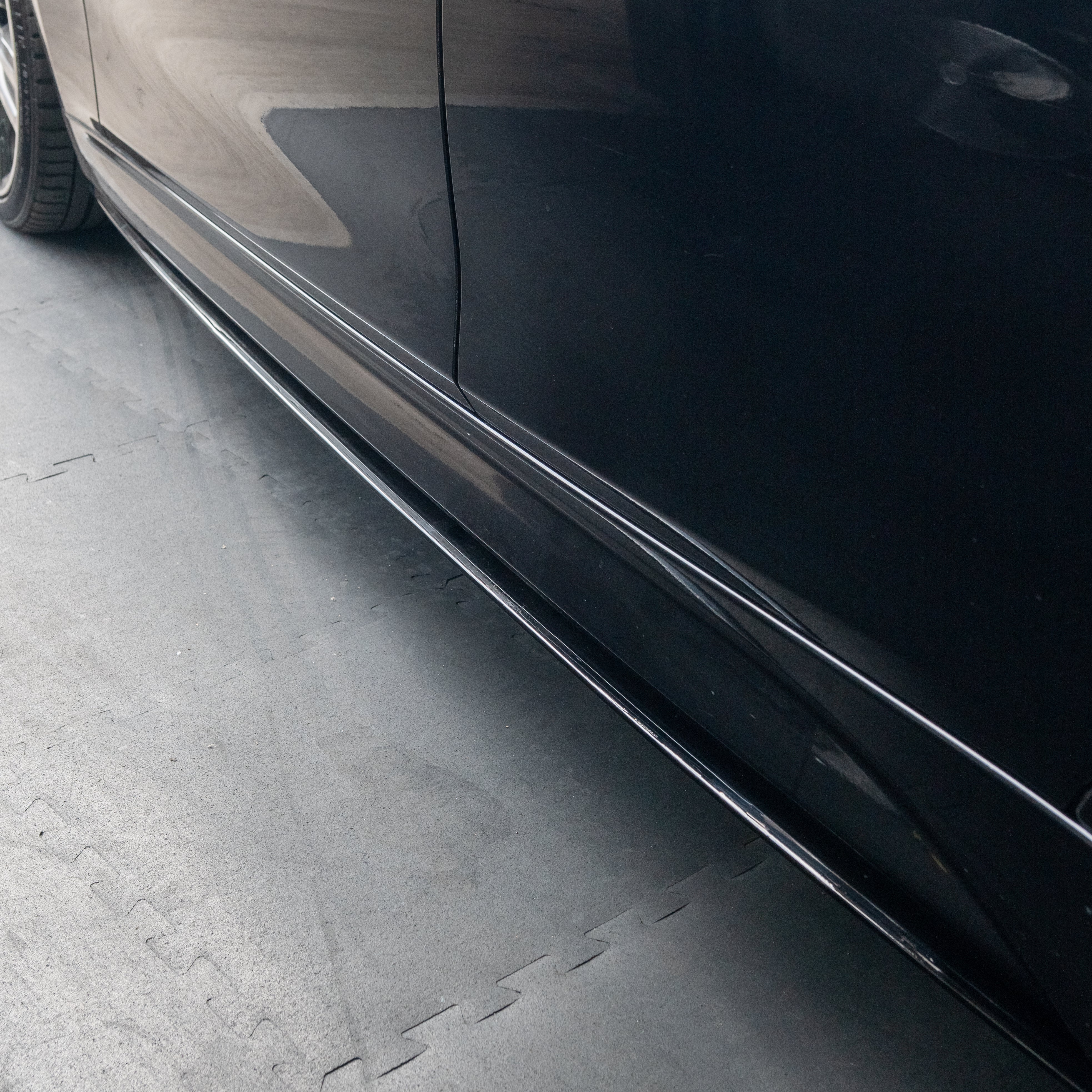 BMW 3 SERIES F30/F31 GLOSS BLACK SIDE SKIRTS - MP STYLE - BLAK BY CT CARBON