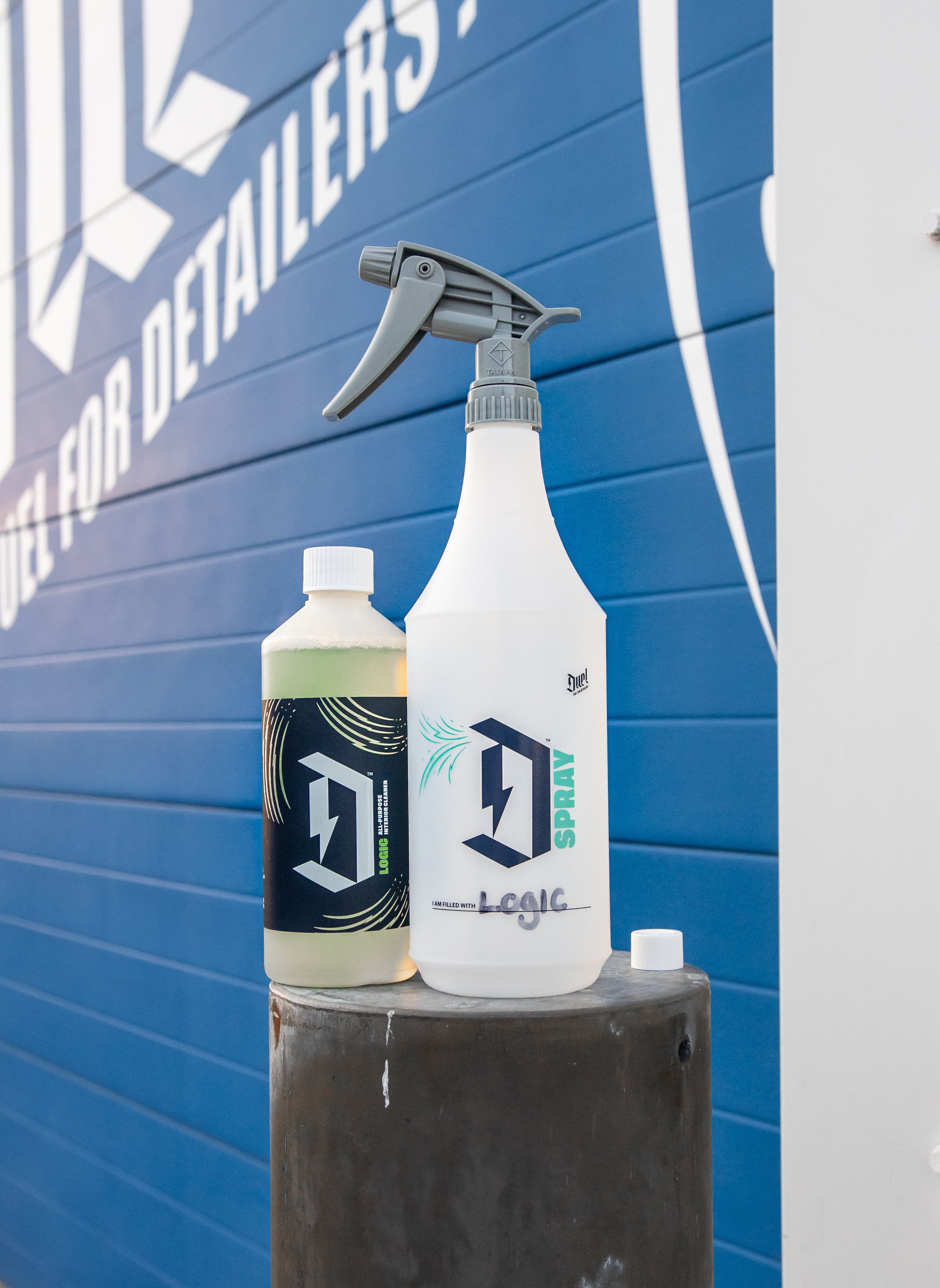 Professional Dilution Spray Bottle and Chemical Resistant Trigger 947ML