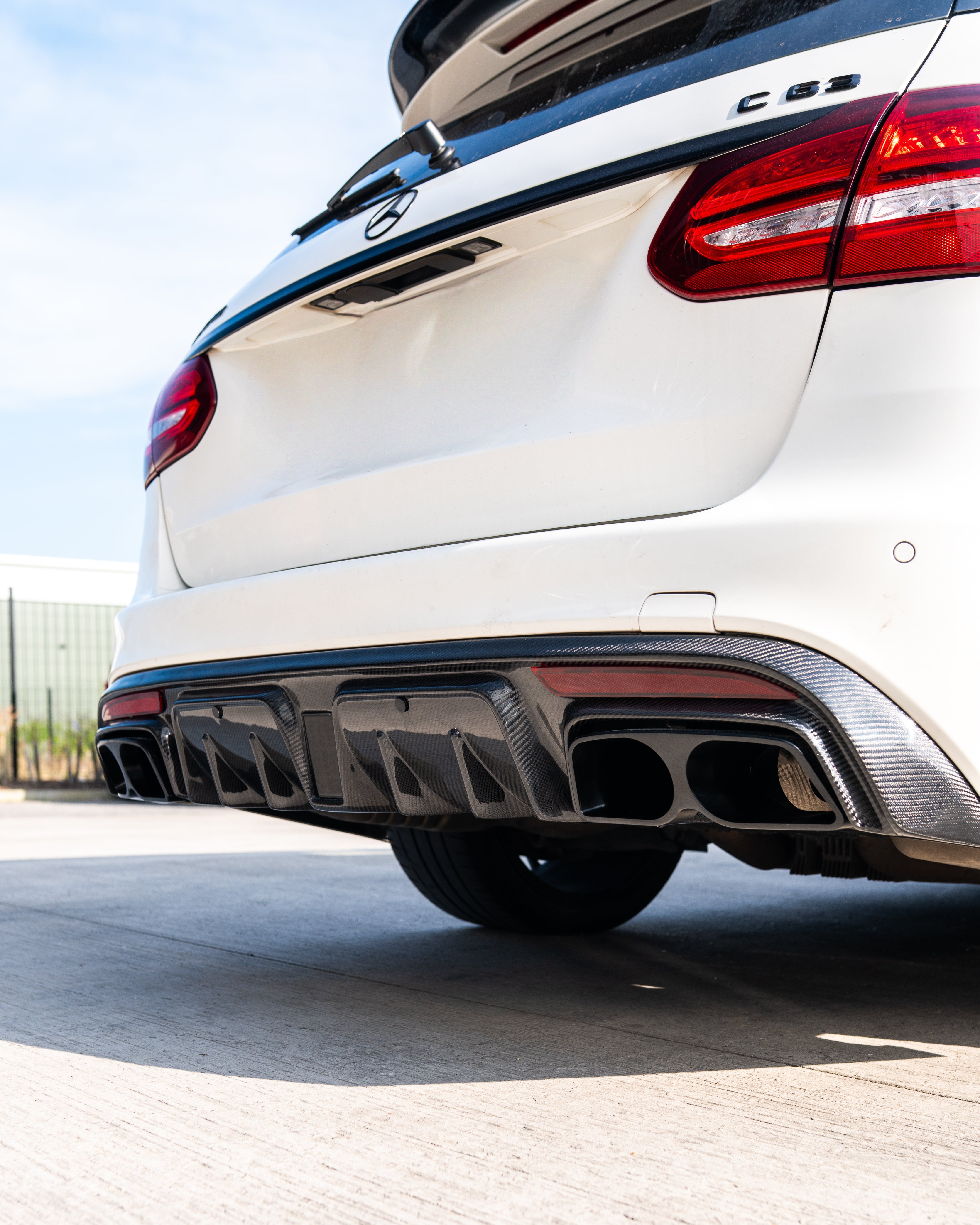 MERCEDES W205 C63 & C63S SALOON 4DR CARBON FIBRE DIFFUSER & EXHAUST TIPS - B STYLE