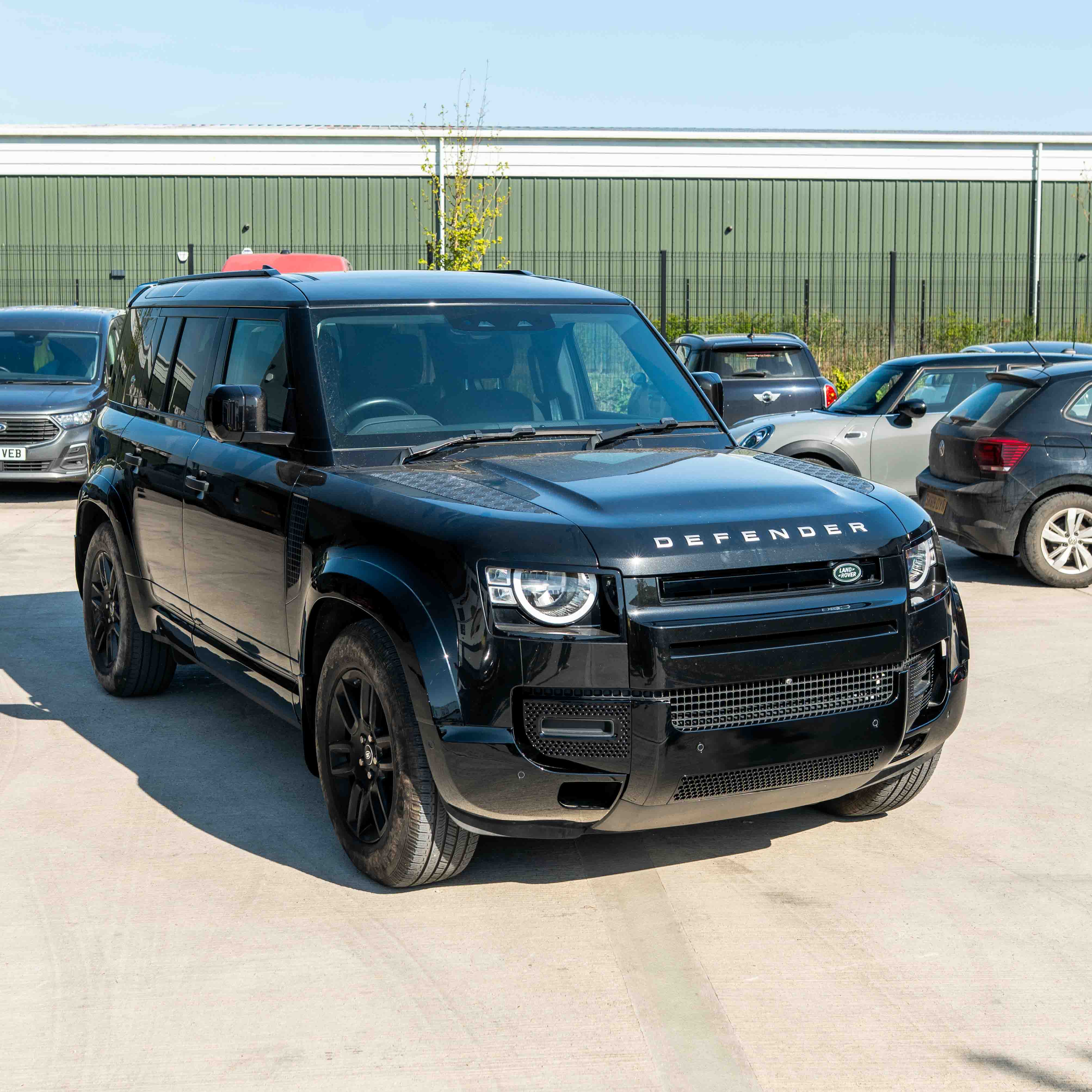 LAND ROVER DEFENDER L663 110 & 90 FRONT AND REAR GLOSS BLACK MIDDLE TRIM PACK