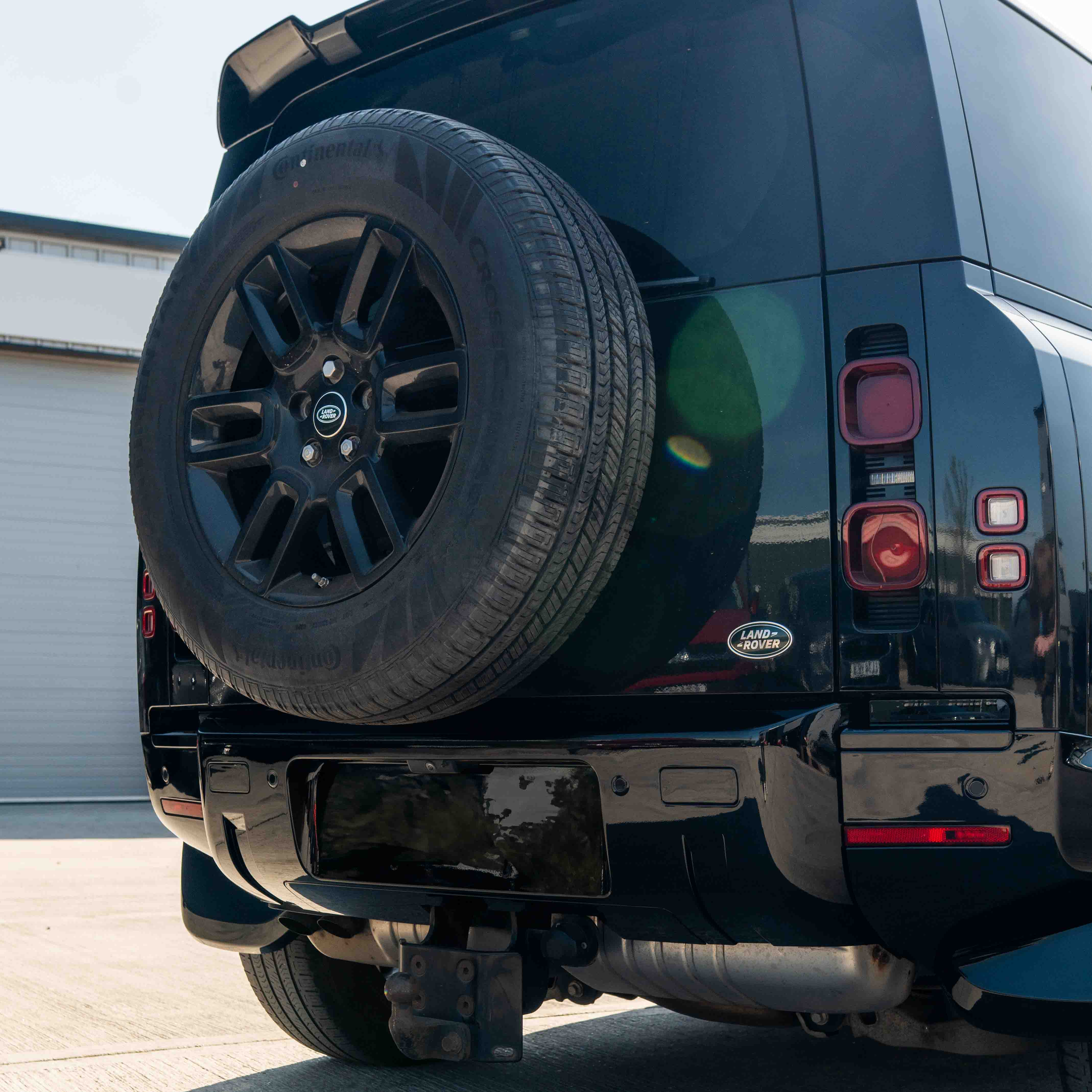 LAND ROVER DEFENDER L663 110 & 90 FRONT AND REAR GLOSS BLACK MIDDLE TRIM PACK