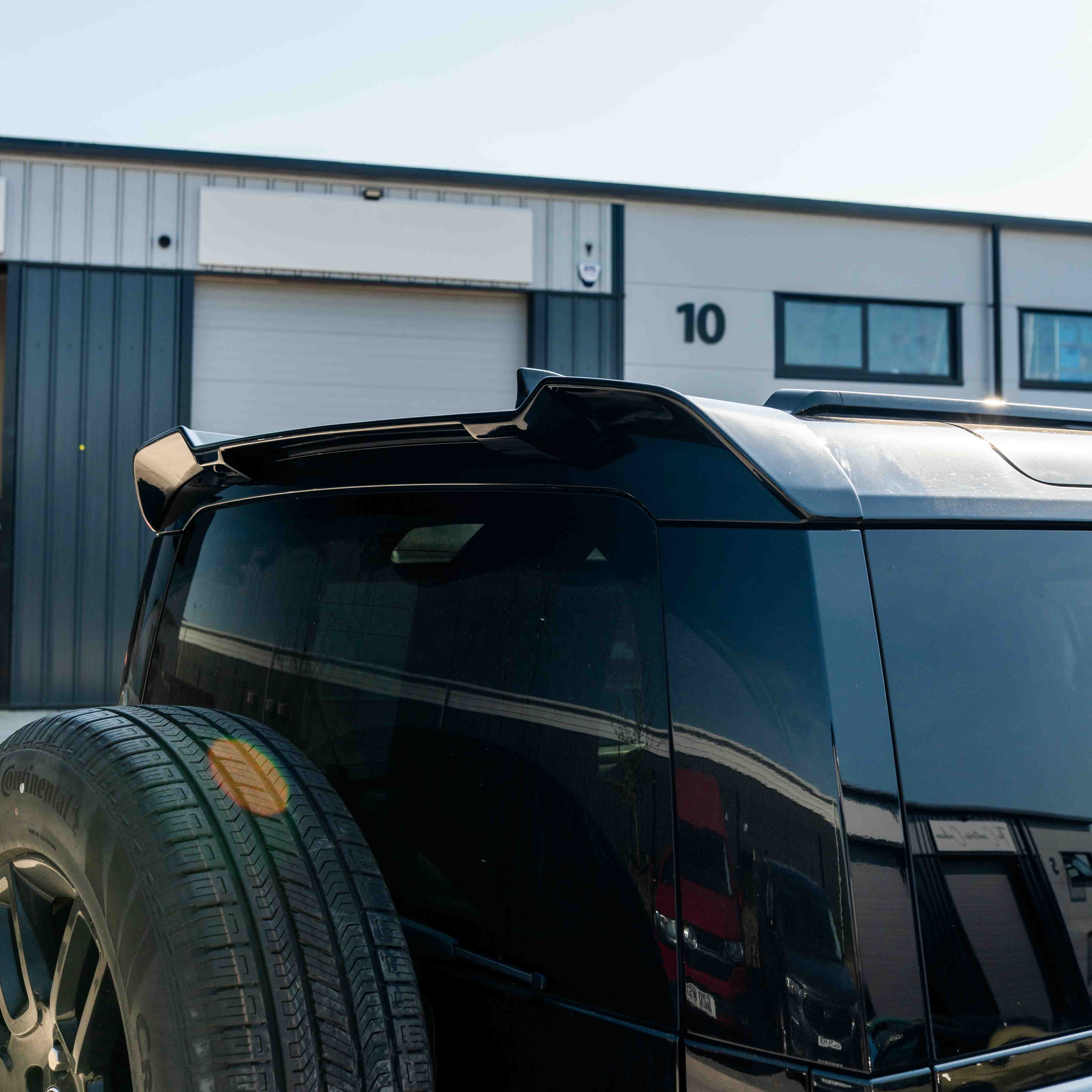 LAND ROVER DEFENDER L663 110 & 90 FRONT AND REAR GLOSS BLACK MIDDLE TRIM PACK