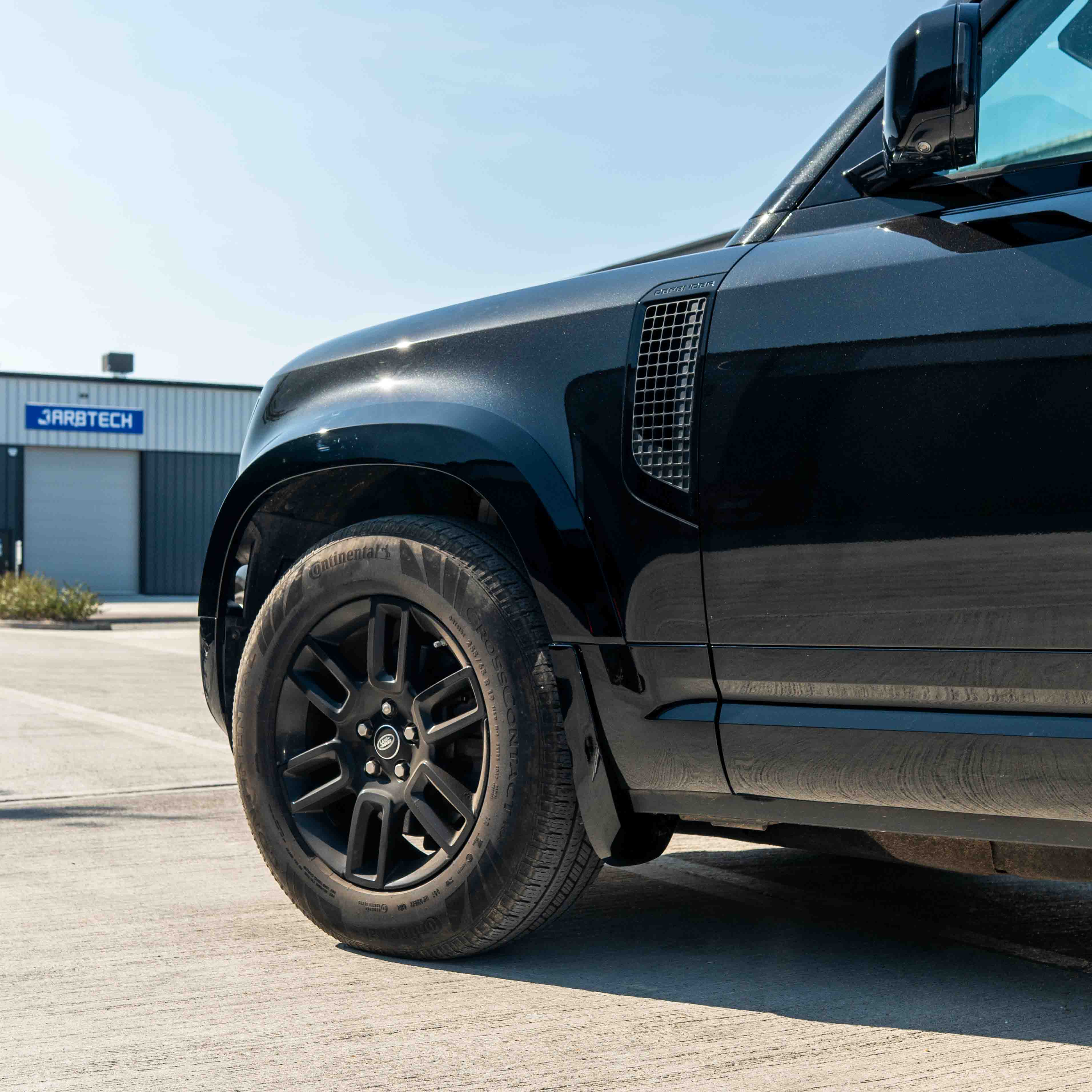 LAND ROVER DEFENDER L663 110 & 90 FRONT AND REAR GLOSS BLACK MIDDLE TRIM PACK