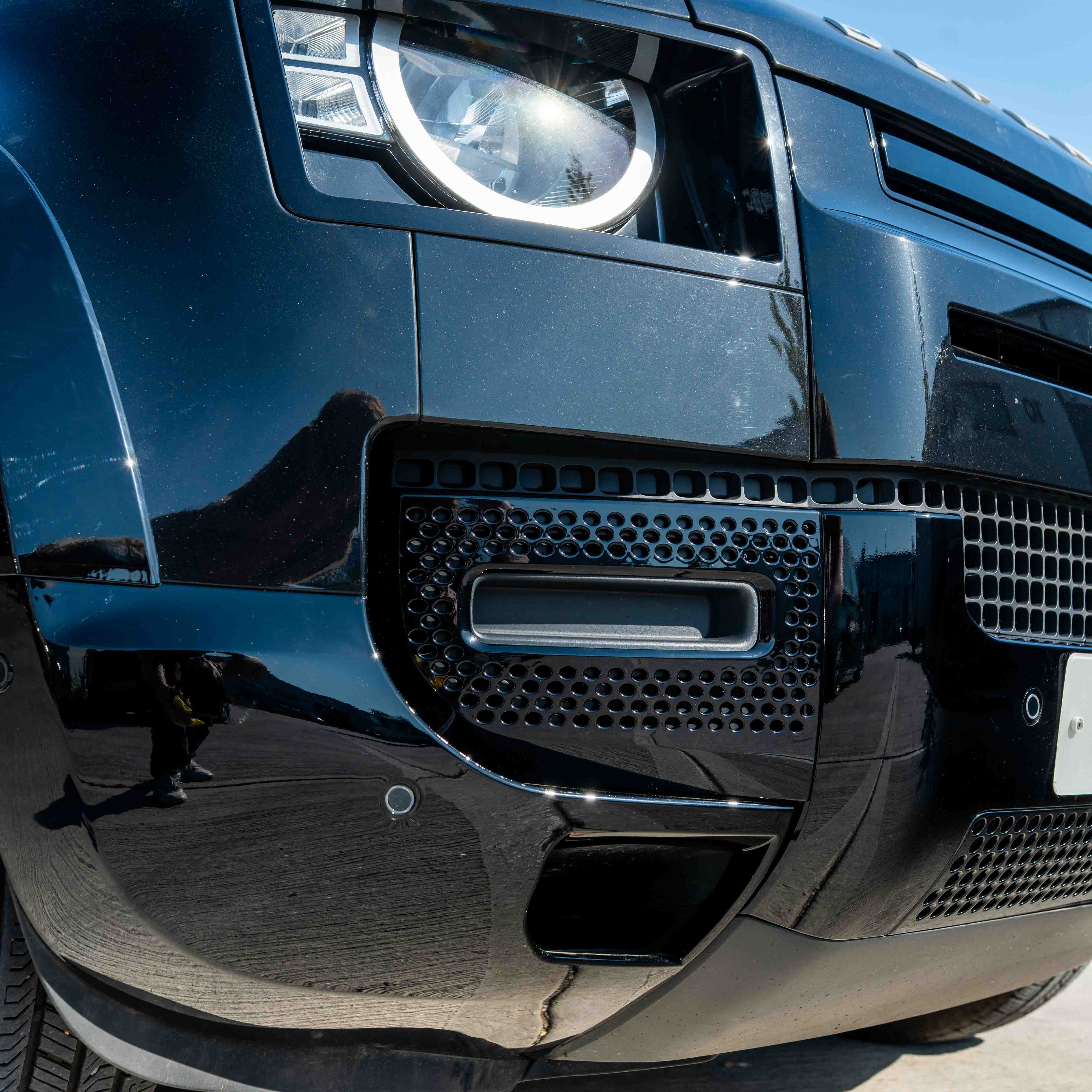 LAND ROVER DEFENDER L663 110 & 90 FRONT AND REAR GLOSS BLACK MIDDLE TRIM PACK