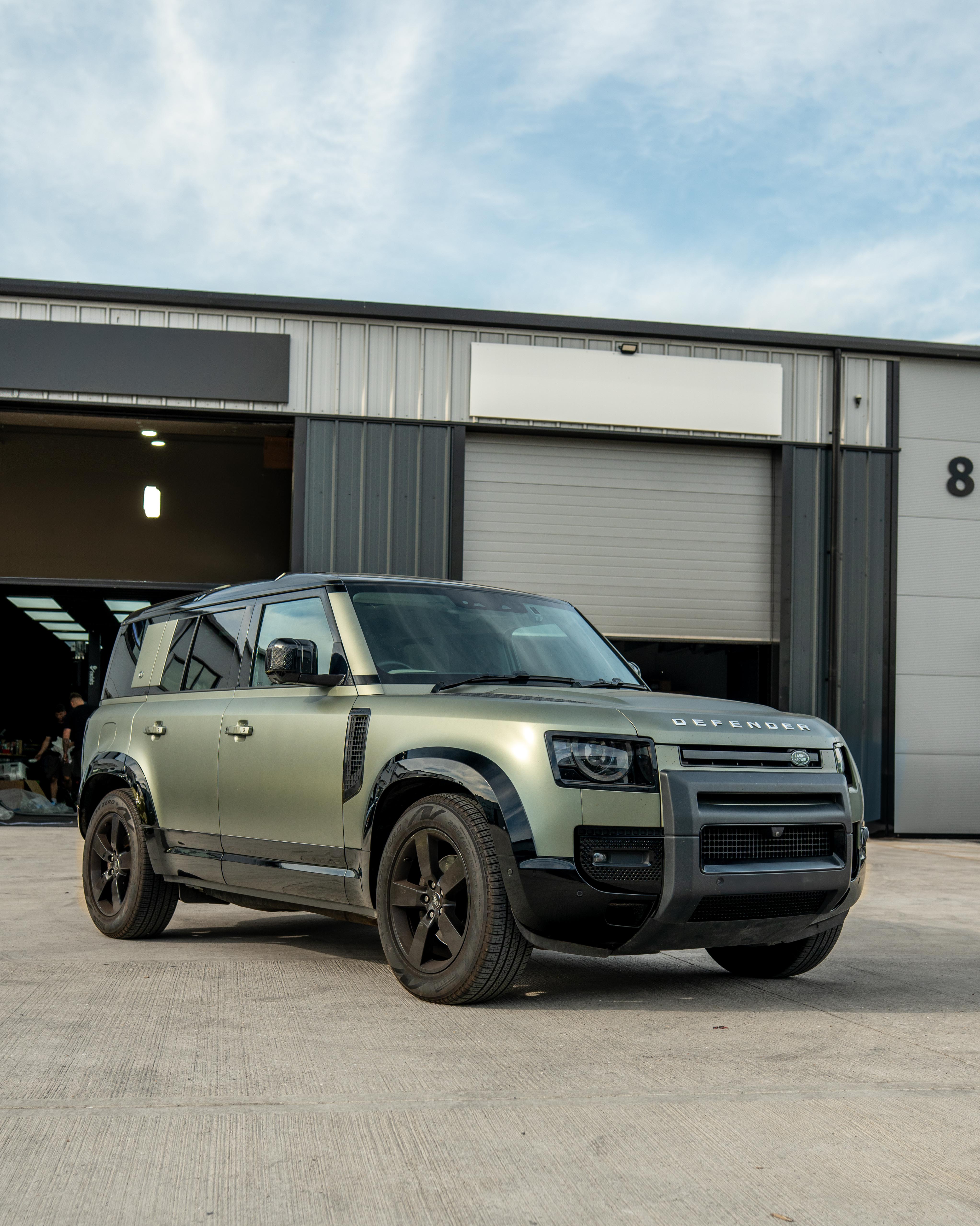 LAND ROVER DEFENDER L663 110 GLOSS BLACK DOOR PANELS