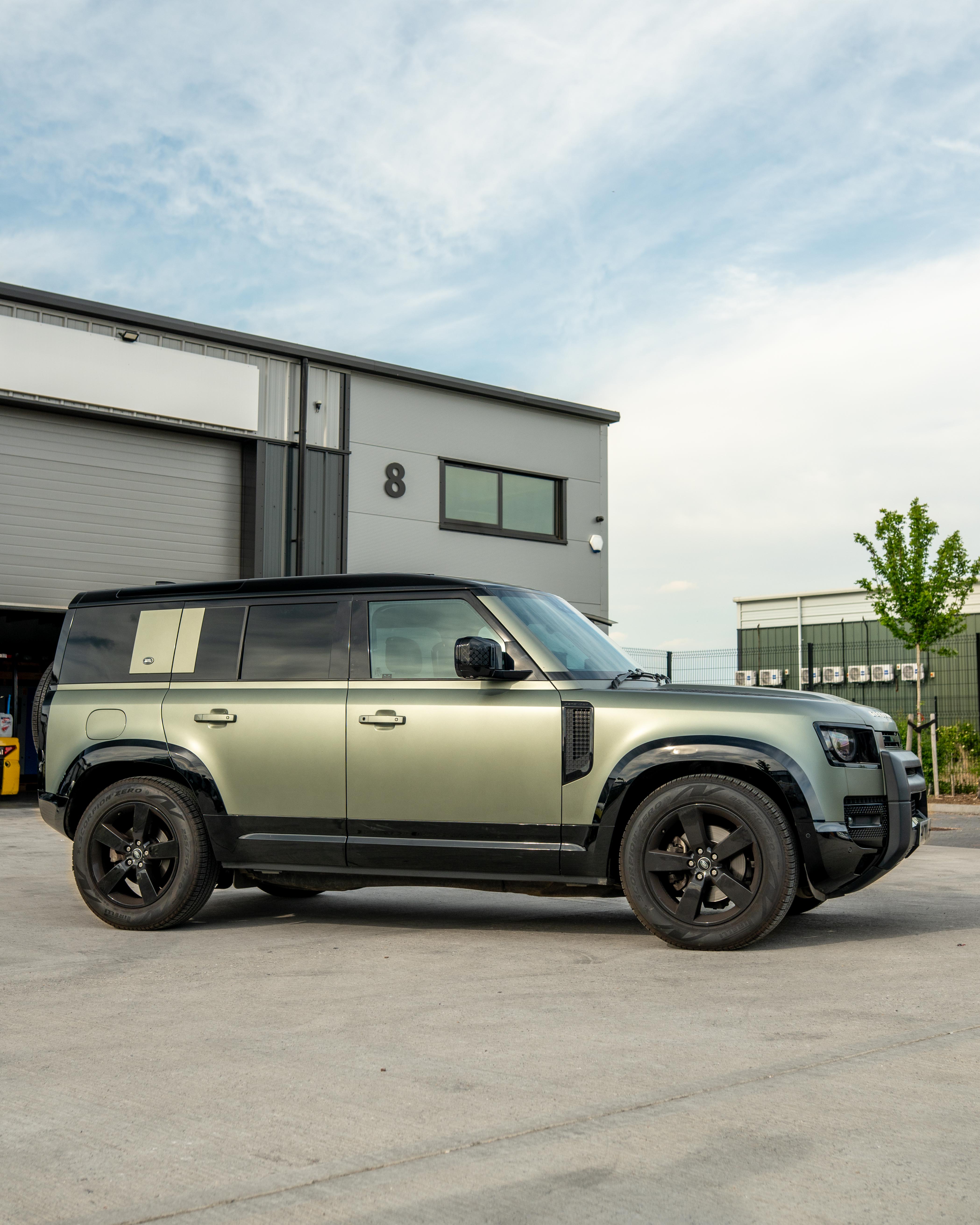 LAND ROVER DEFENDER L663 110 GLOSS BLACK DOOR PANELS