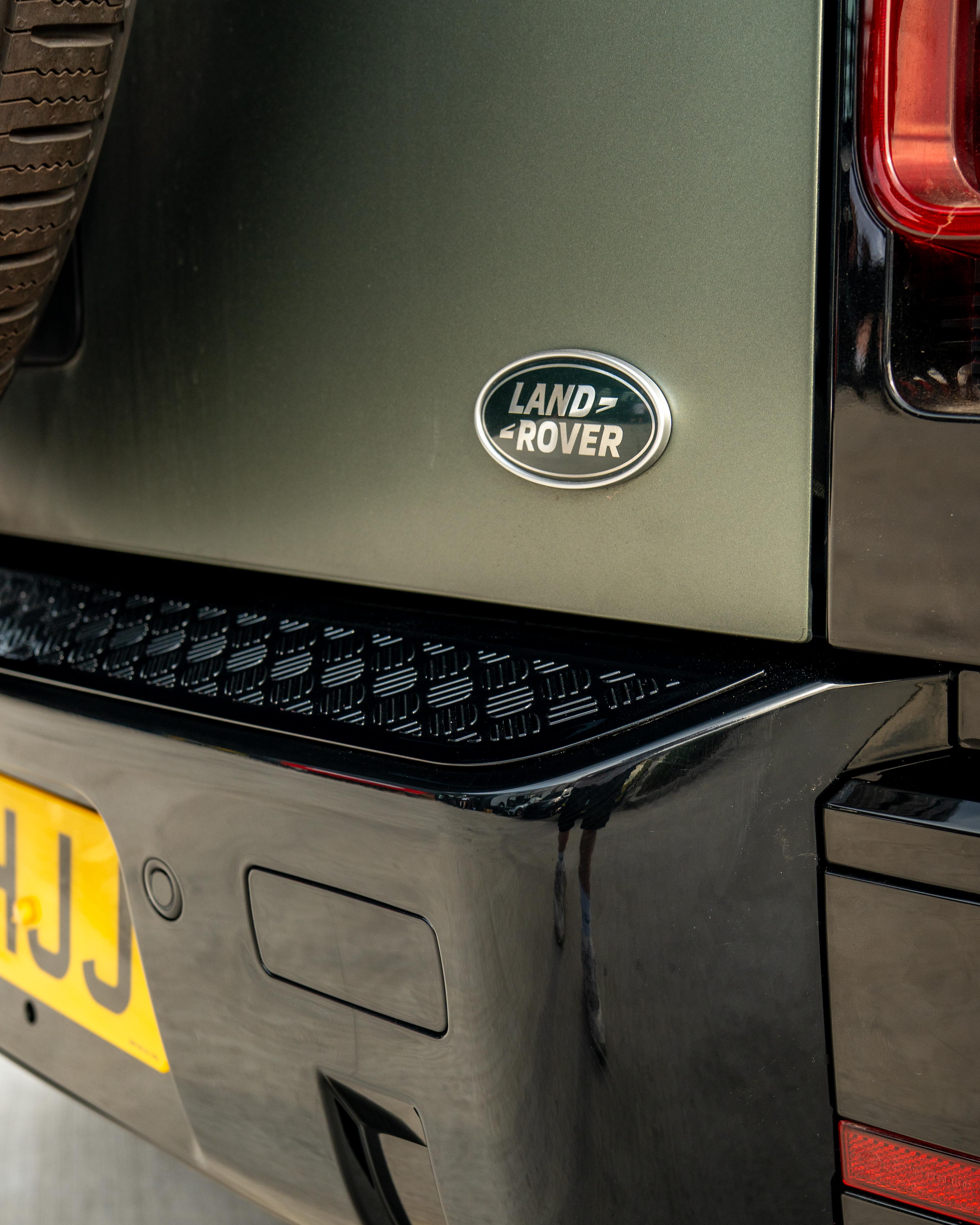 LAND ROVER DEFENDER L663 110 GLOSS BLACK ANTI SCRATCH TRIM SET