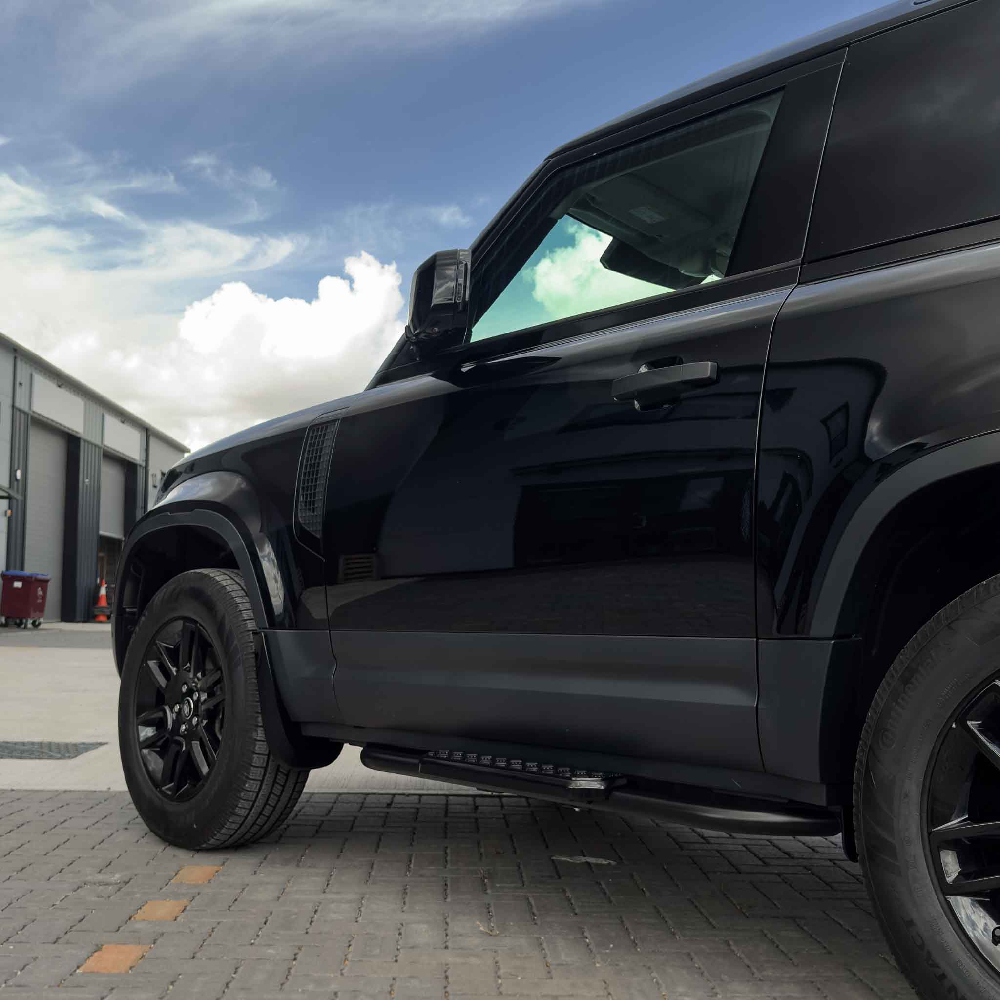 LAND ROVER DEFENDER L663 110 SIDE STEPS