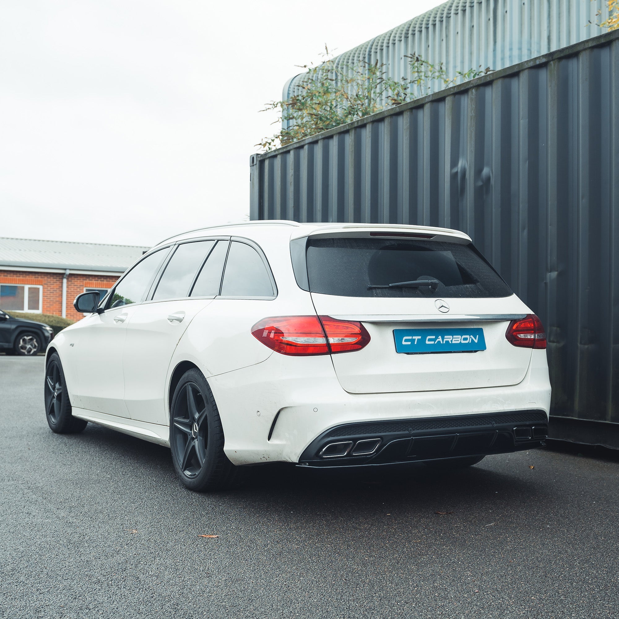 MERCEDES C-CLASS SALOON/ESTATE W205 GLOSS BLACK DIFFUSER & BLACK TIPS