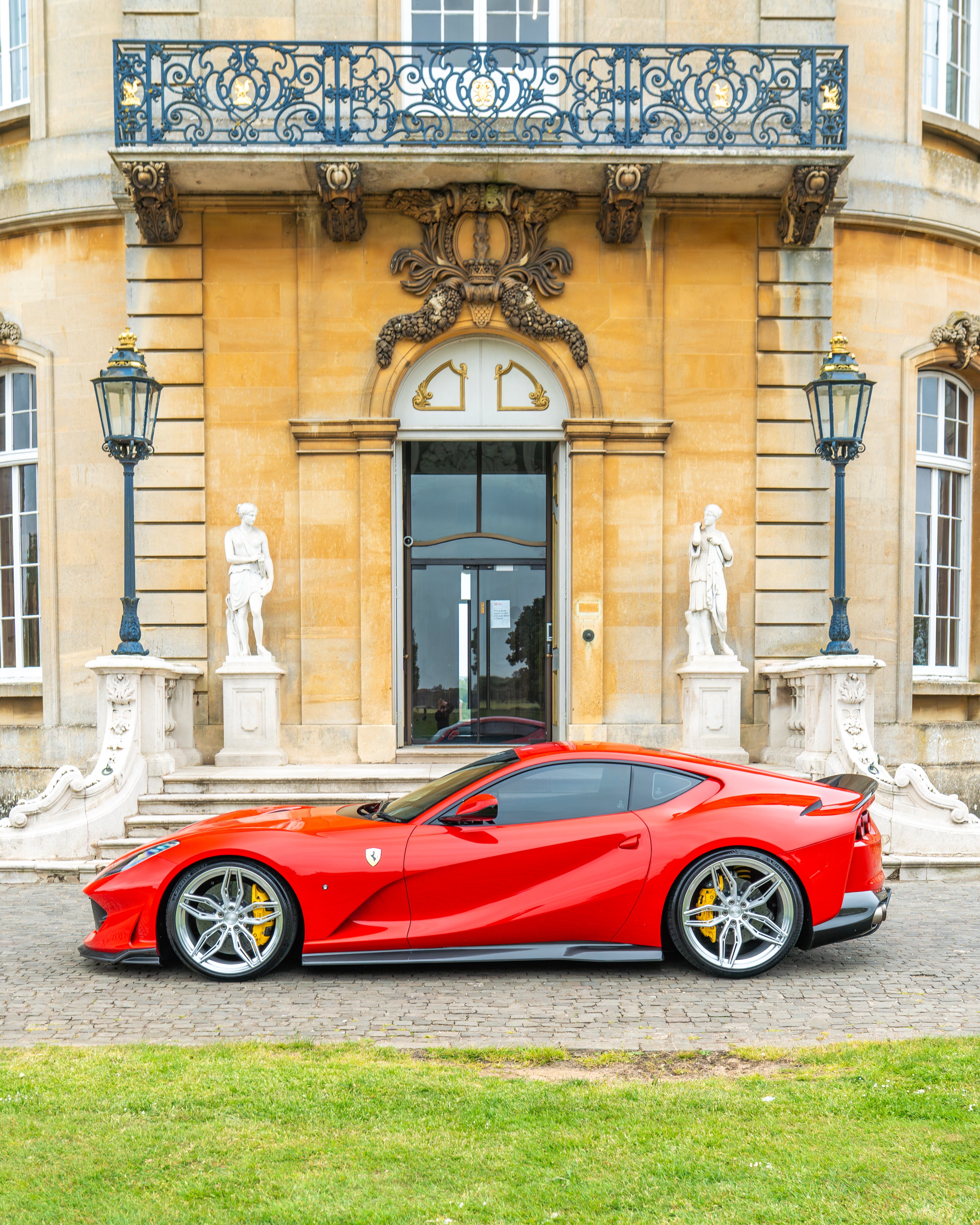 FERRARI 812 SUPERFAST & GTS CARBON FIBRE SIDE SKIRT EXTENSION - CT DESIGN