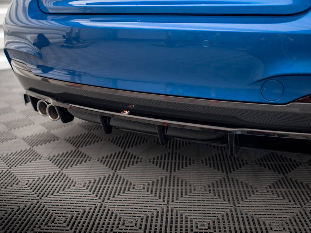 Central Rear Splitter (Vertical Bars) Bmw 2 M-Pack F22