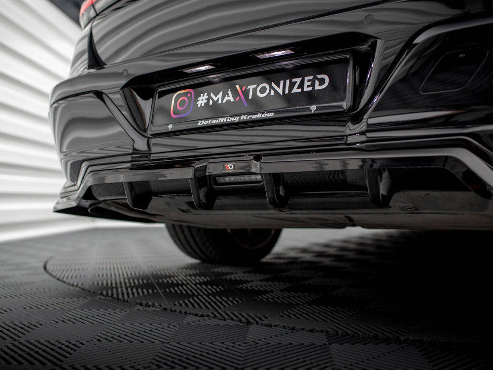 Central Rear Splitter (Vertical Bars) Bmw 7 M-Pack G70