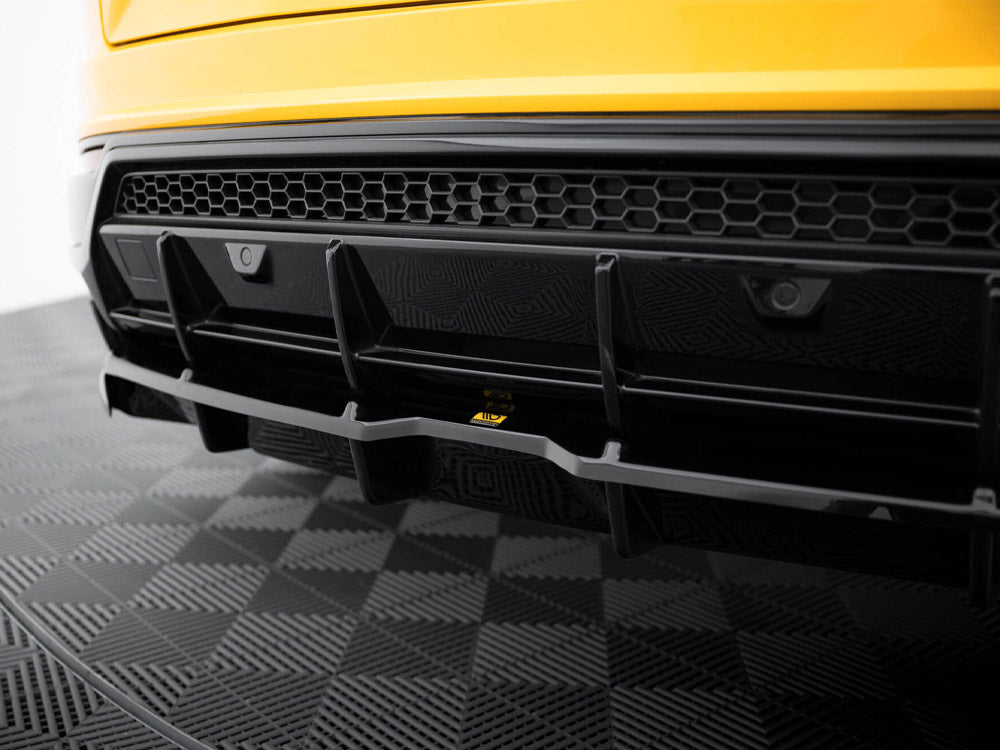 Central Rear Splitter (Vertical Bars) Lamborghini URUS Mk1