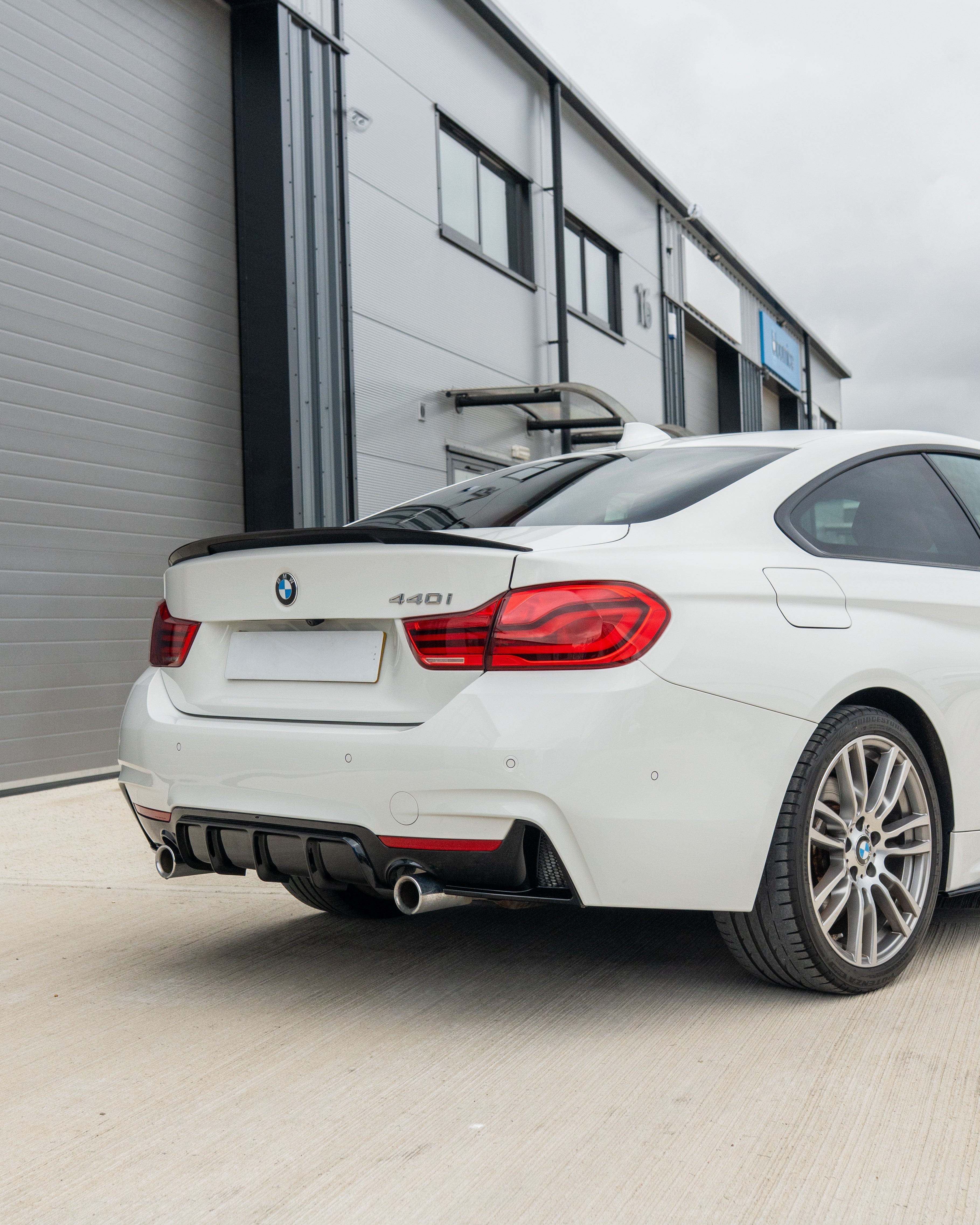 BMW 4 SERIES F32 GLOSS BLACK FULL KIT (DUAL EXHAUST) - MP STYLE - BLAK BY CT CARBON
