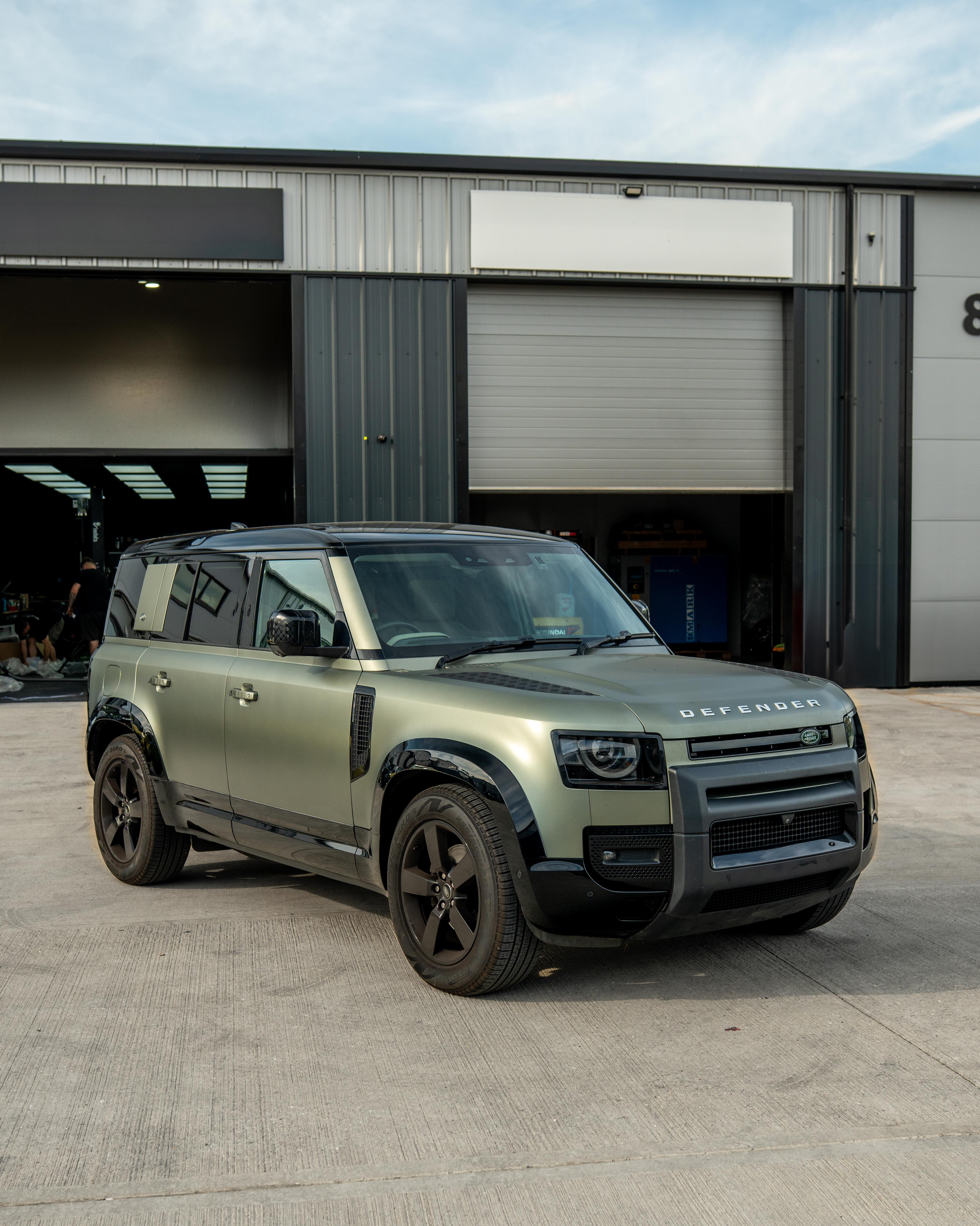 LAND ROVER DEFENDER L663 110 GLOSS BLACK DOOR PANELS