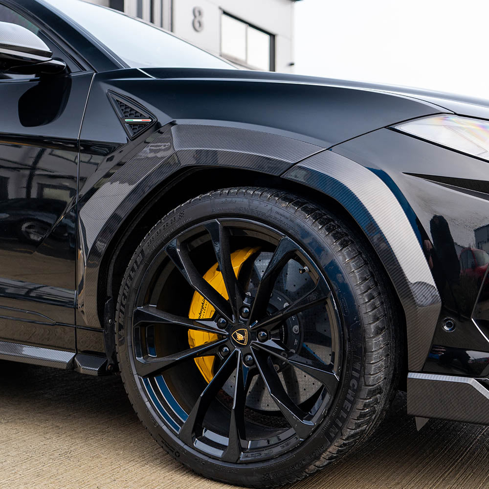 LAMBORGHINI URUS FULL CARBON FIBRE ARCHES - CT DESIGN