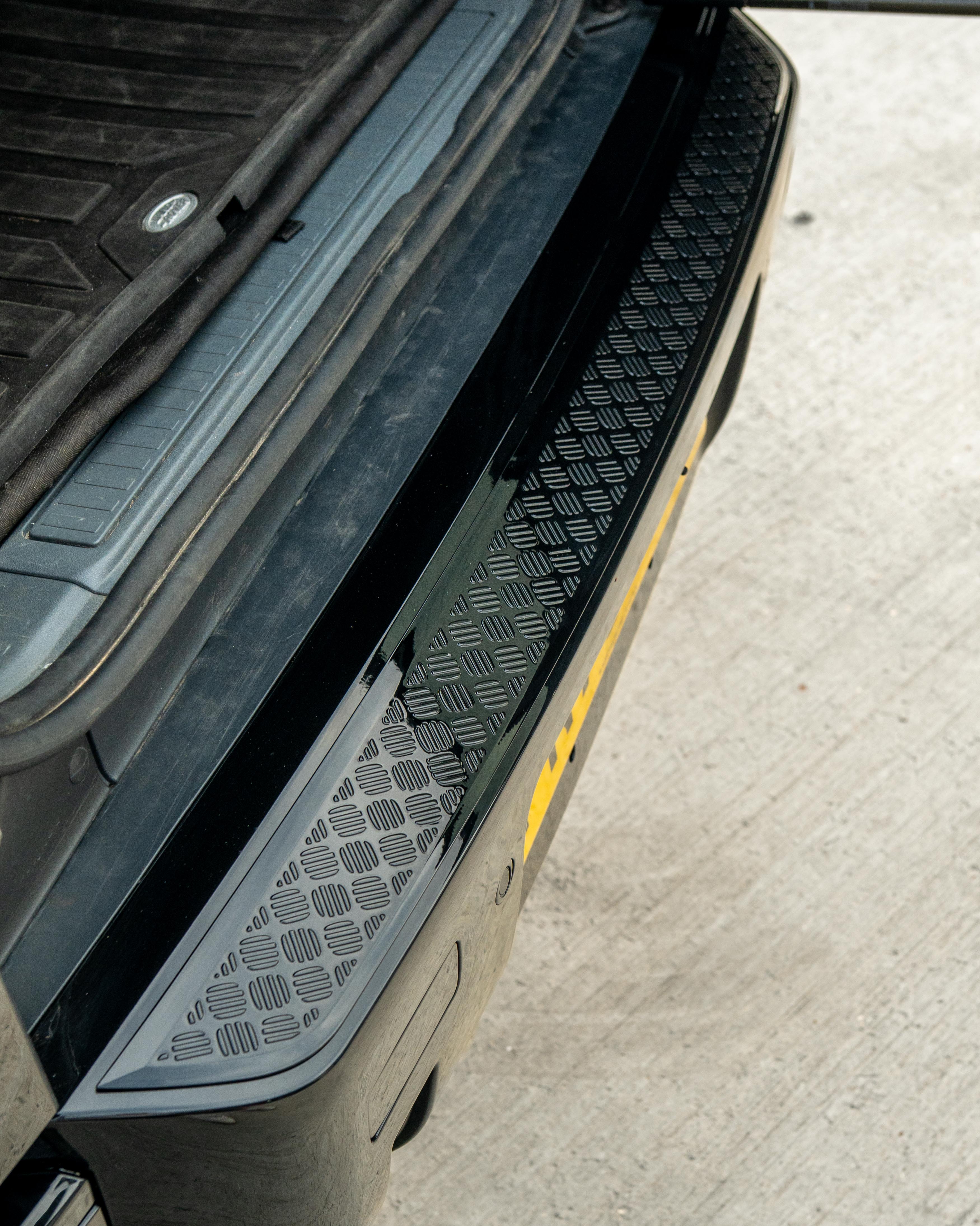 LAND ROVER DEFENDER L663 110 GLOSS BLACK ANTI SCRATCH TRIM SET