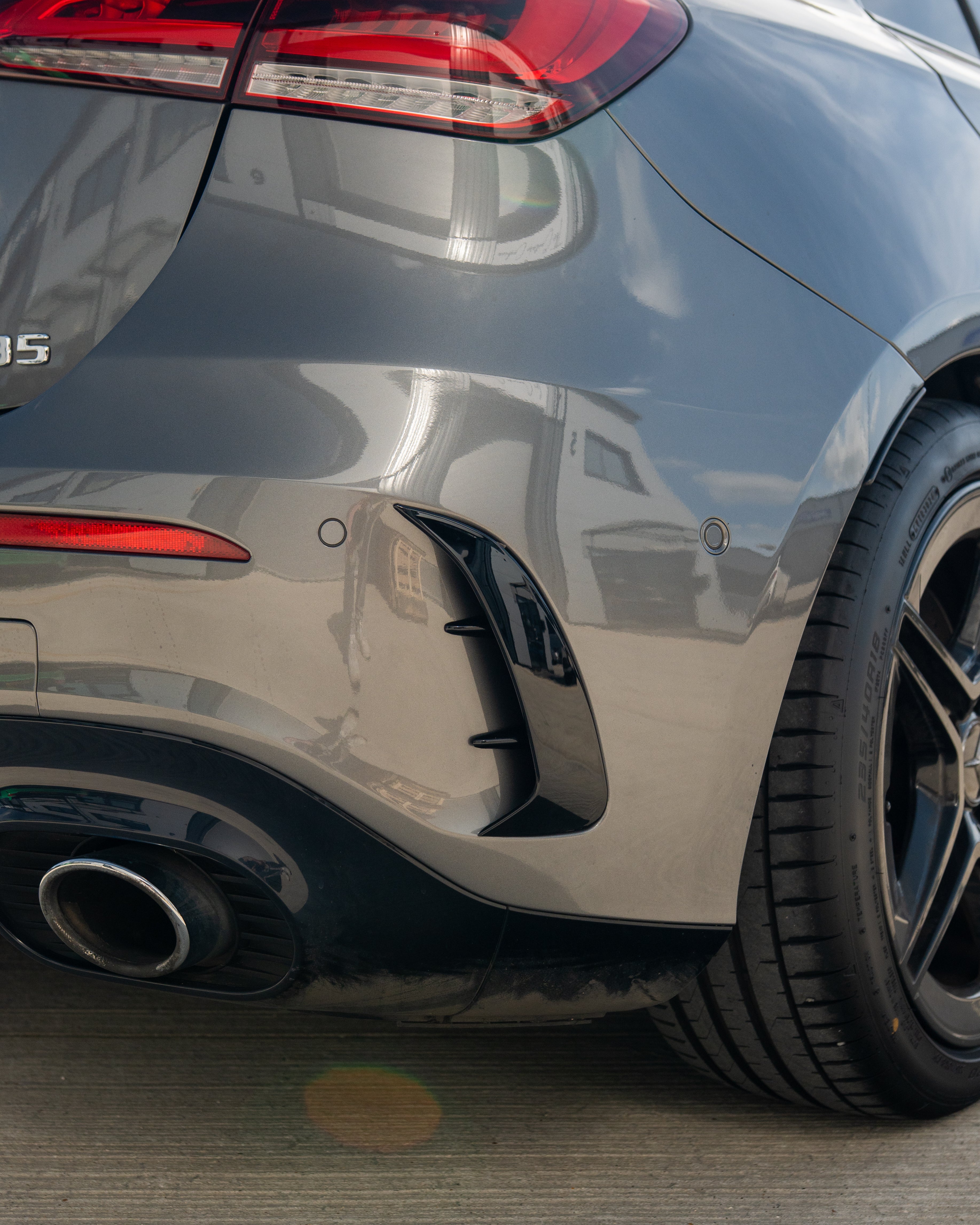 MERCEDES A-CLASS A35 W177 2018+ GLOSS BLACK REAR BUMPER CORNERS
