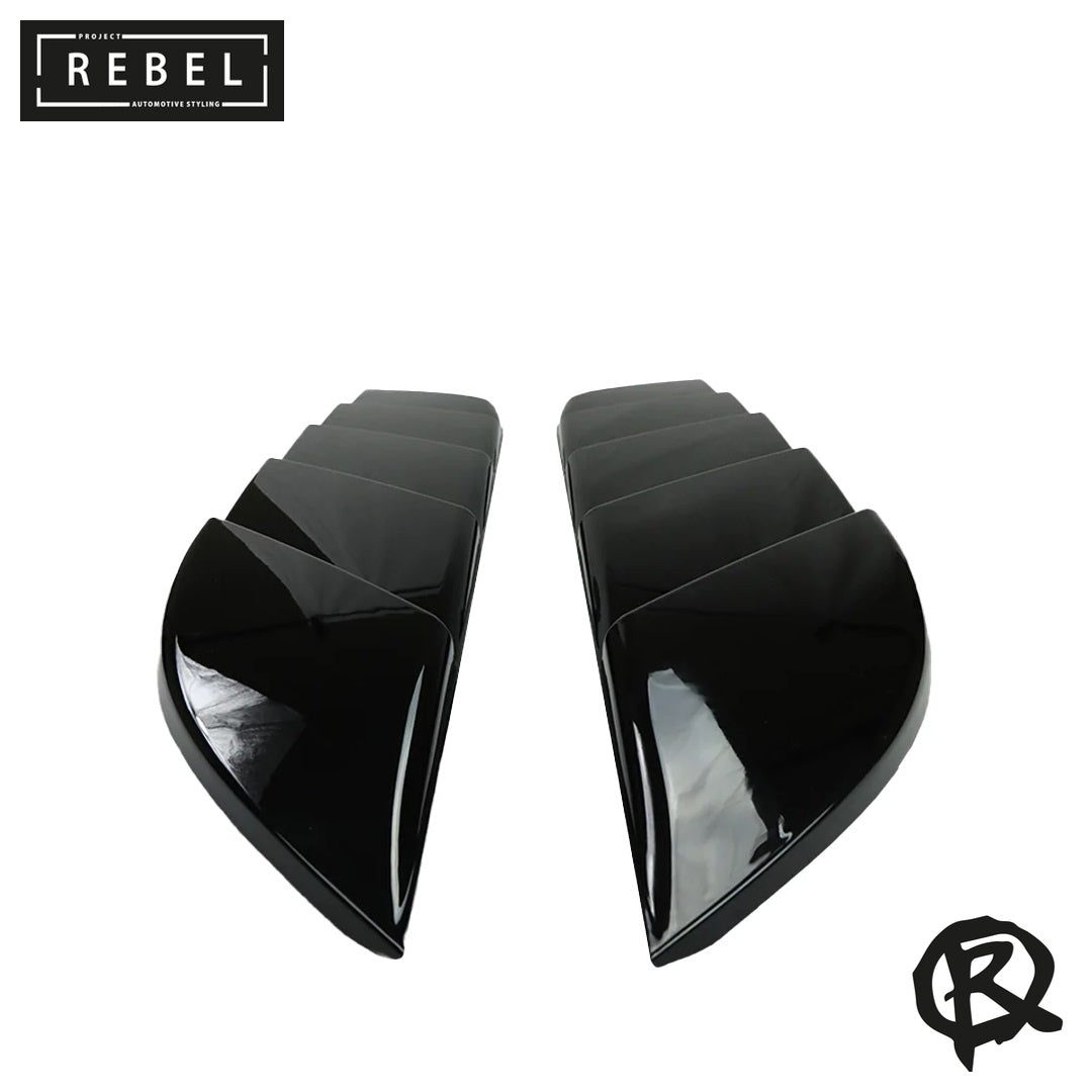 Defender L663 Gloss Black Bonnet Vent Insert v1